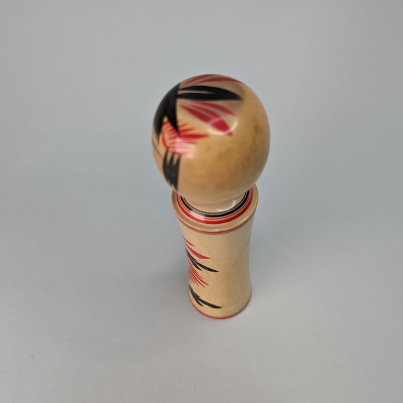 Japanese Wood Kokeshi Doll - Picture 5 of 10